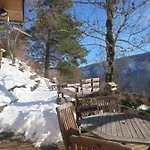 Le De Chalet Larcat