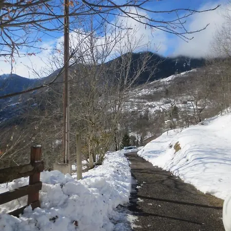 Le De Chalet Larcat